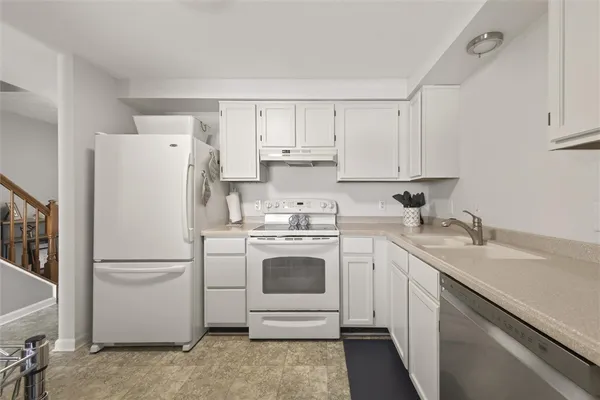 $224,900 | 61 Camberley Place, Penfield, NY 14526