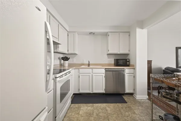 $224,900 | 61 Camberley Place, Penfield, NY 14526