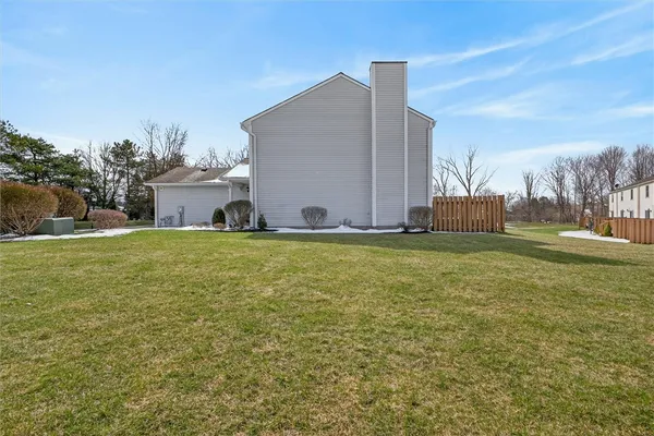 $224,900 | 61 Camberley Place, Penfield, NY 14526