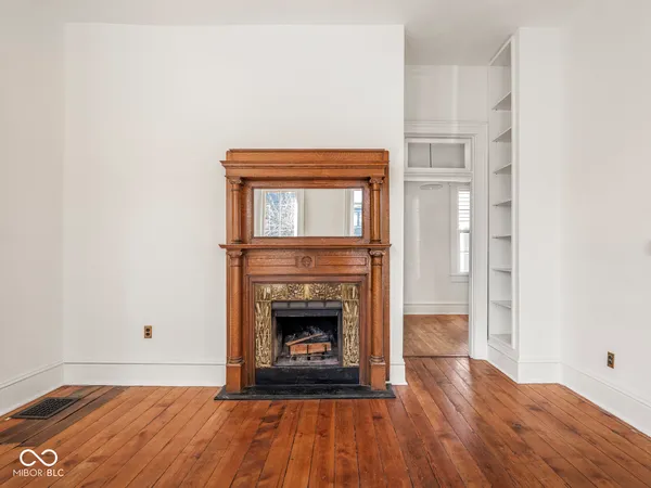 $2,200 | 1118 East St Clair Street, Indianapolis, IN 46202