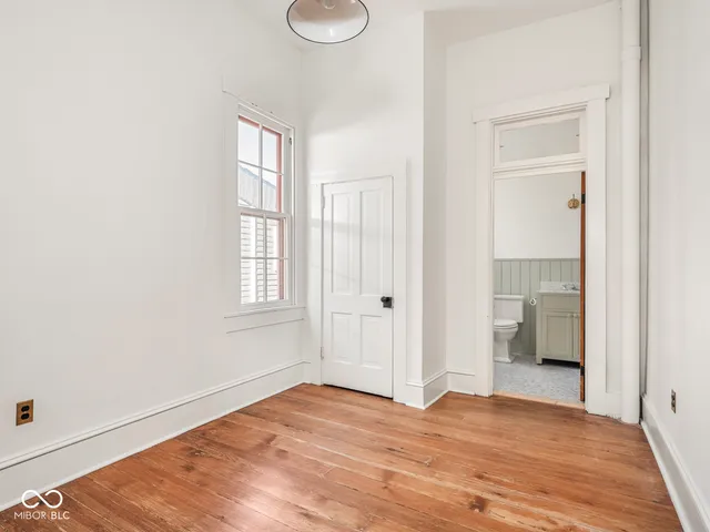 $2,300 | 1118 East St Clair Street, Indianapolis, IN 46202