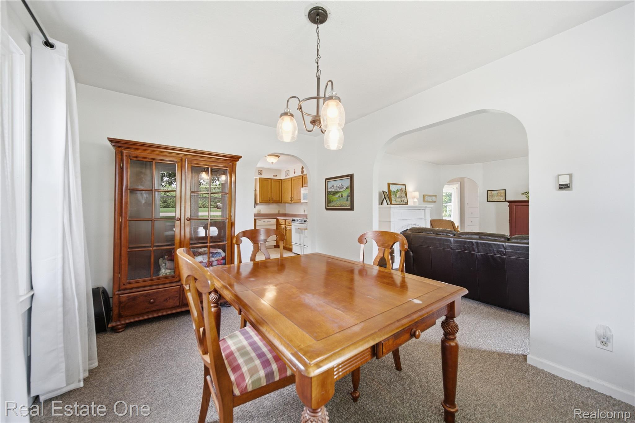 665 South Howell Street Pinckney, MI 48169 - Photo 11 of 28 DSC04873.jpg