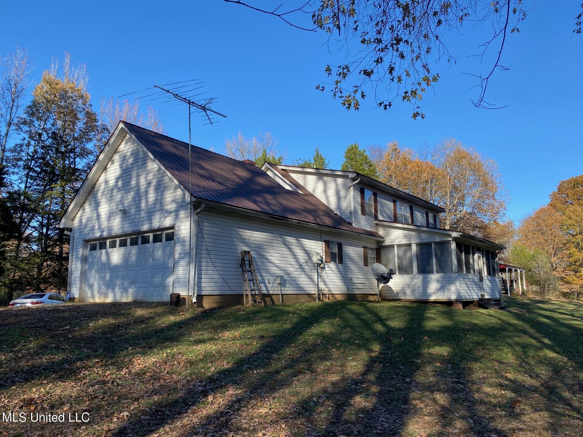 2085 Yellow Dog Road Senatobia, MS 38668 - Photo 38 of 48 sid/Back of home