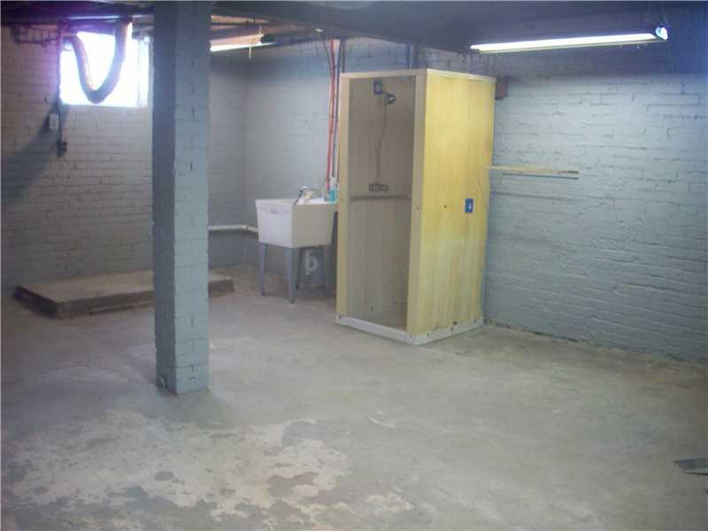 460 Irvin Avenue Rochester, PA 15074 - Photo 21 of 24 Basement/Game Room.