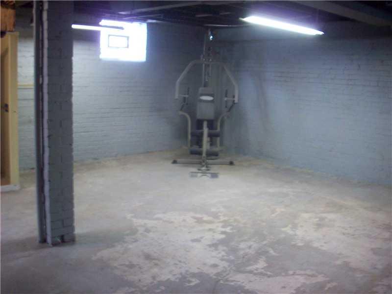 460 Irvin Avenue Rochester, PA 15074 - Photo 22 of 24 Basement/Game Room.