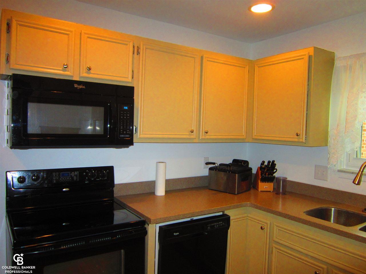 11374 Common Road Warren, MI 48093 - Photo 14 of 52 31239118-13.JPG