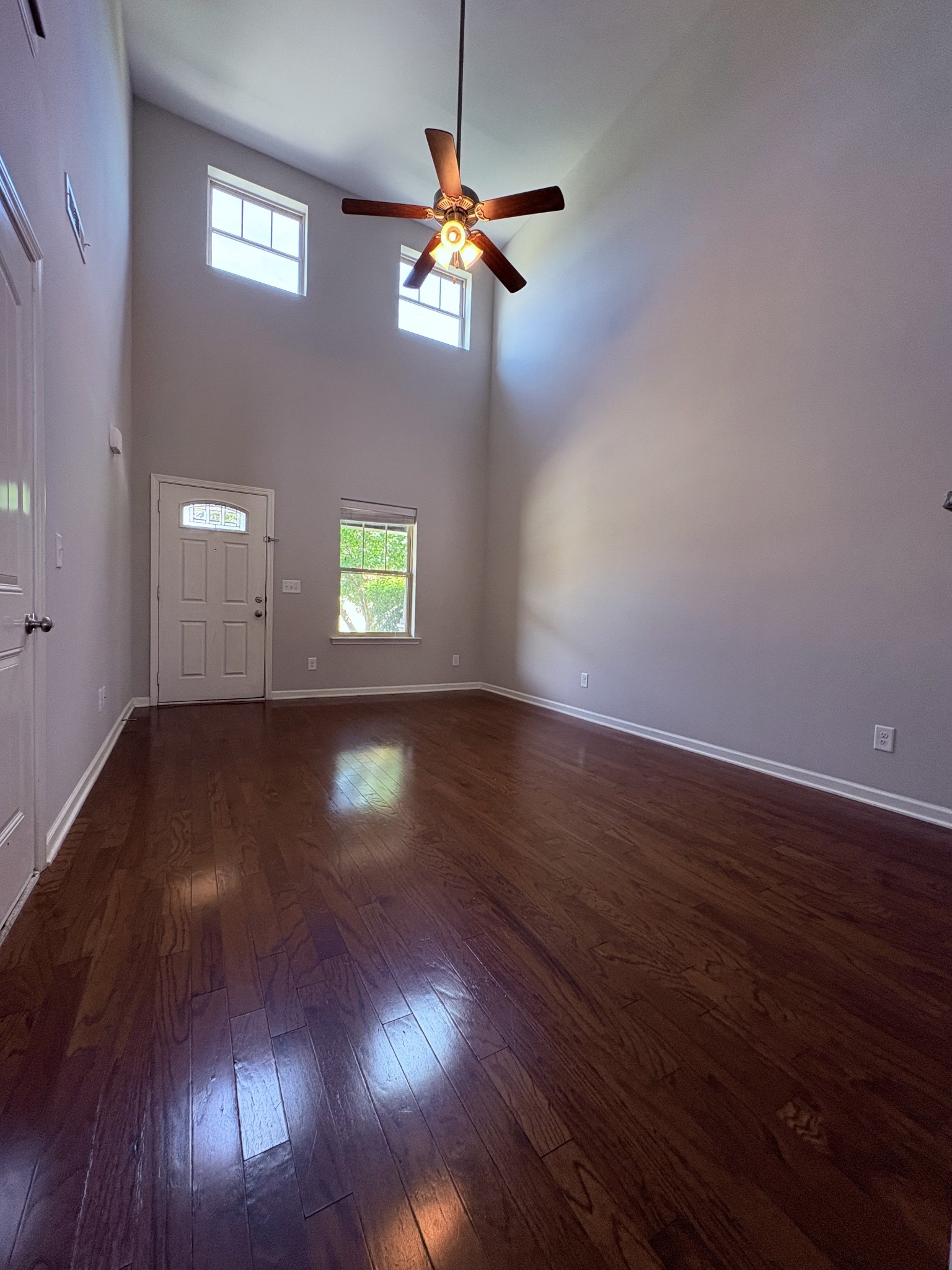 175 Saxony Way Gallatin, TN 37066 - Photo 3 of 32