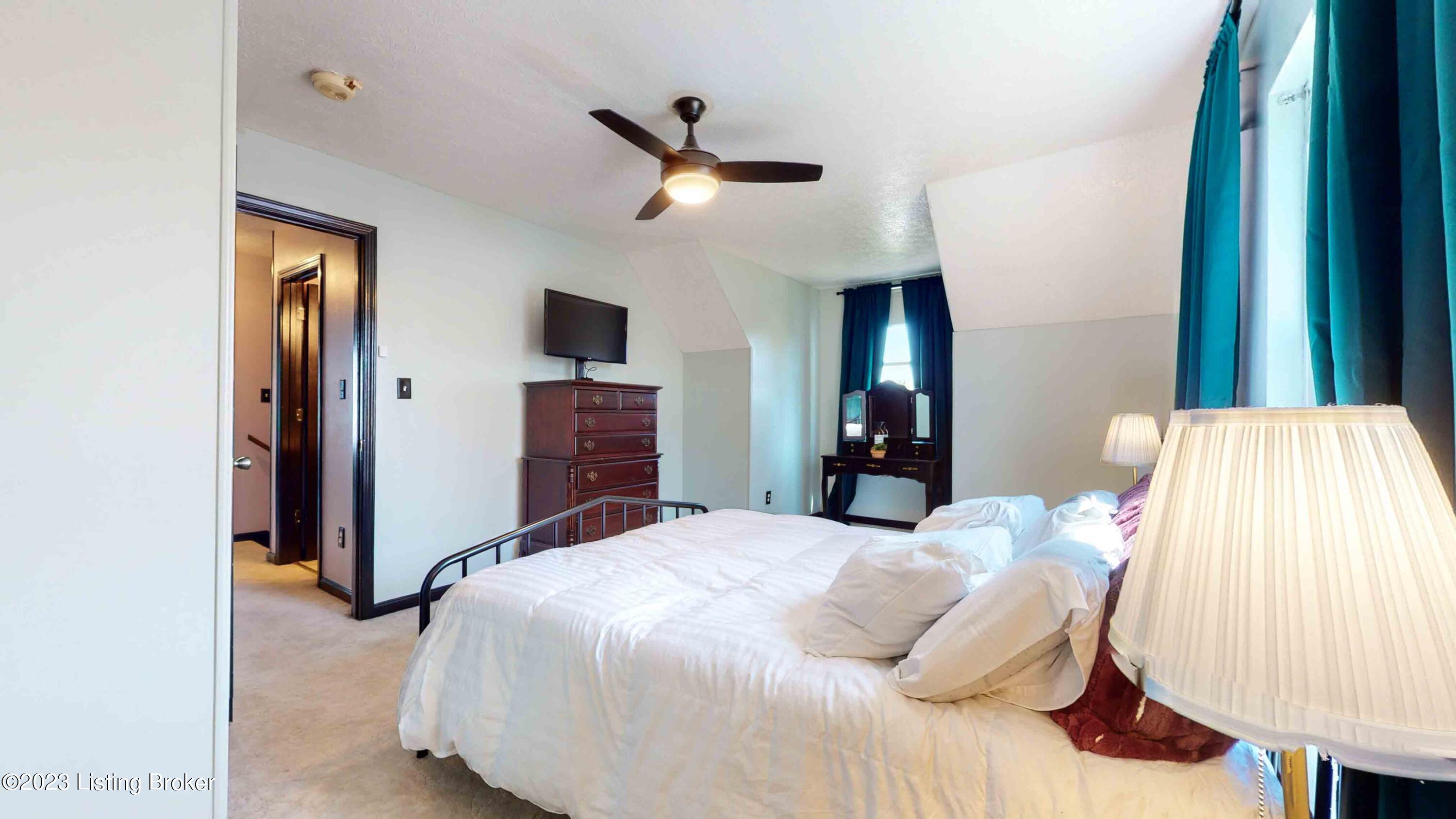 9802 Spring Pointe Court Louisville, KY 40229 - Photo 27 of 80 9802-Spring-Pointe-Ct_027
