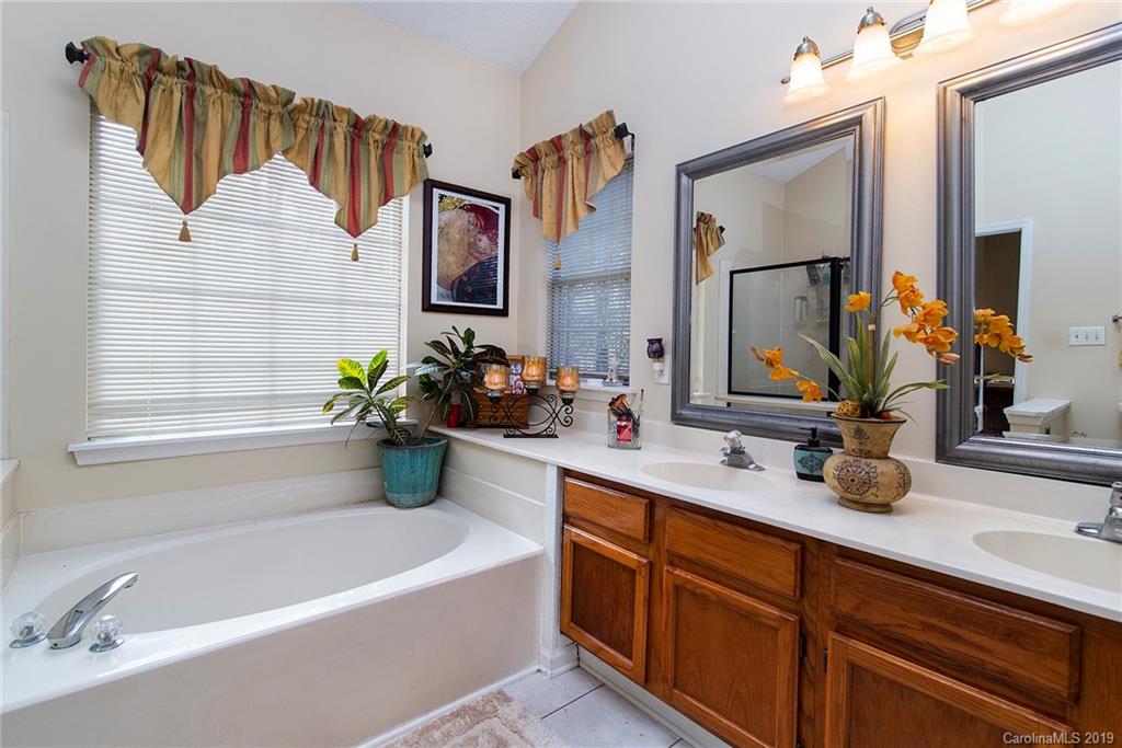 7323 Reedy Creek Road Charlotte, NC 28215 - Photo 13 of 20