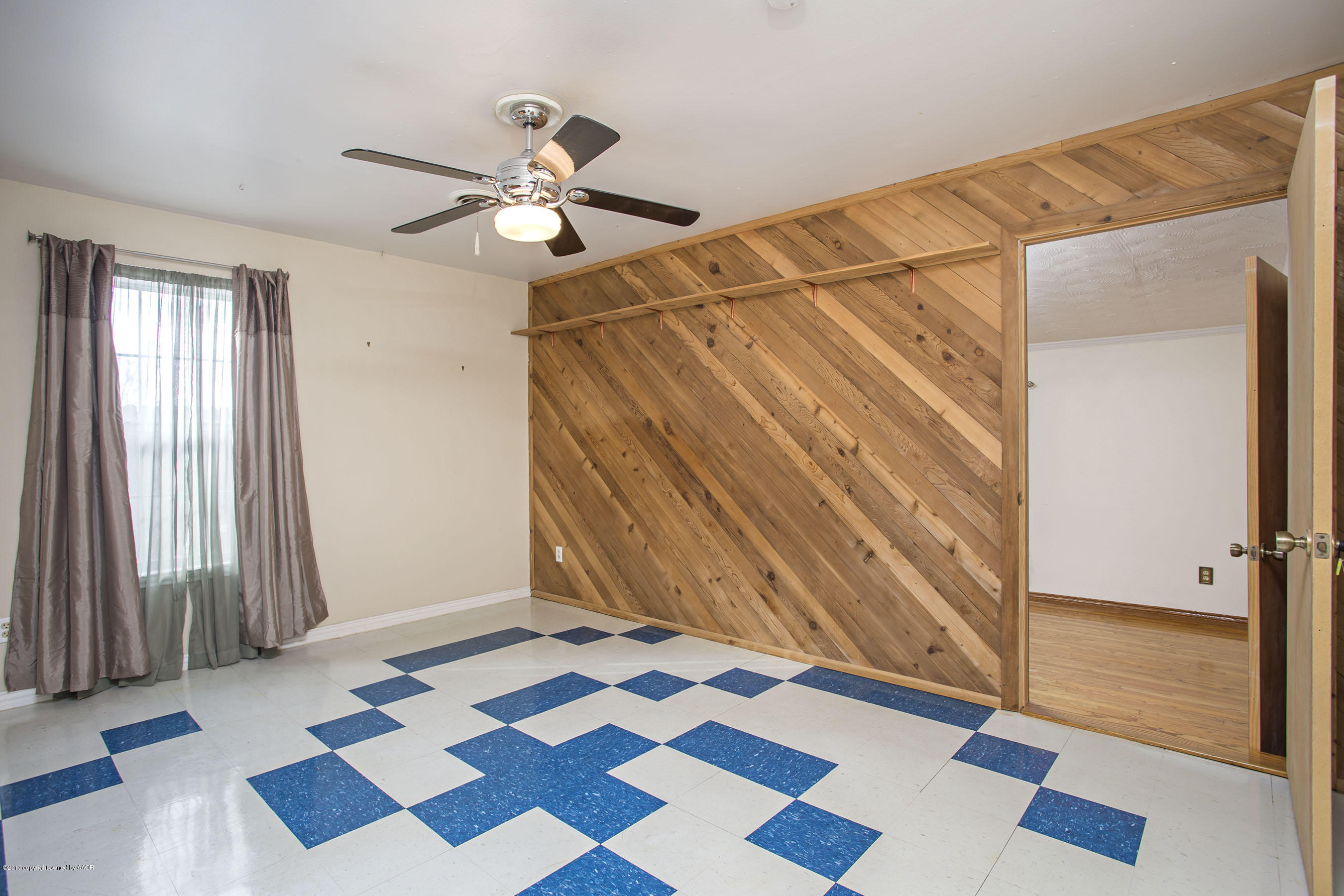 4716 South Fannin Street Amarillo, TX 79110 - Photo 18 of 25 Bedroom into bonus room