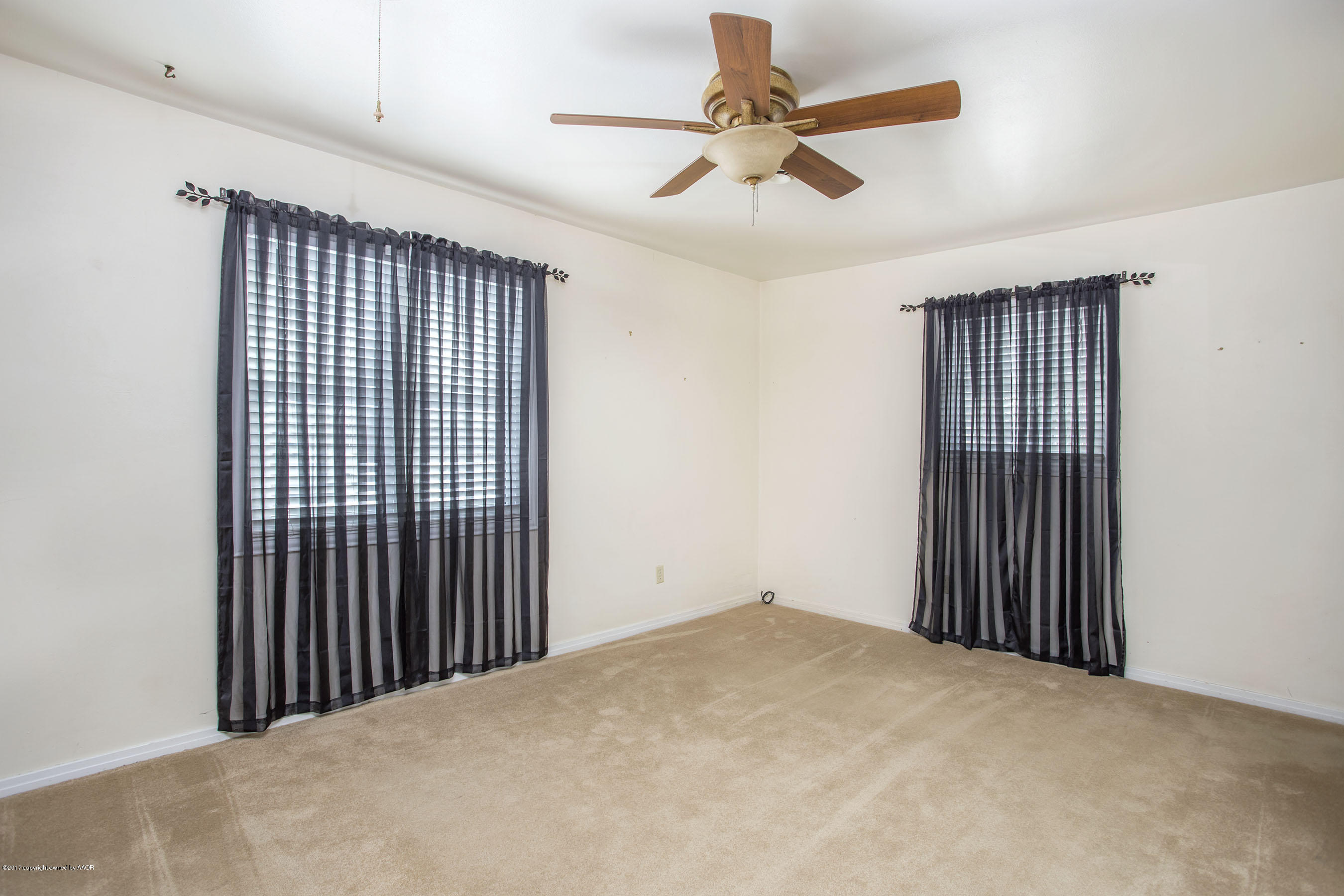 4716 South Fannin Street Amarillo, TX 79110 - Photo 20 of 25 Master bedroom