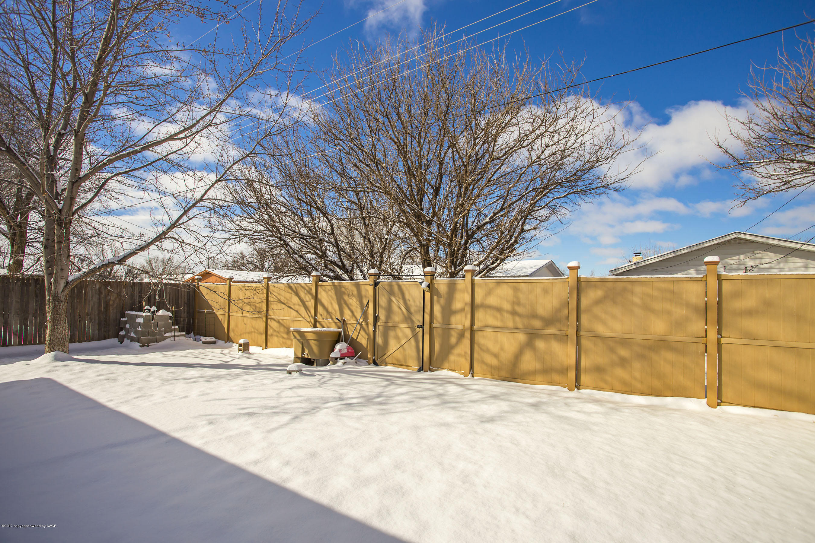 4716 South Fannin Street Amarillo, TX 79110 - Photo 3 of 25 Backyard/new fencing