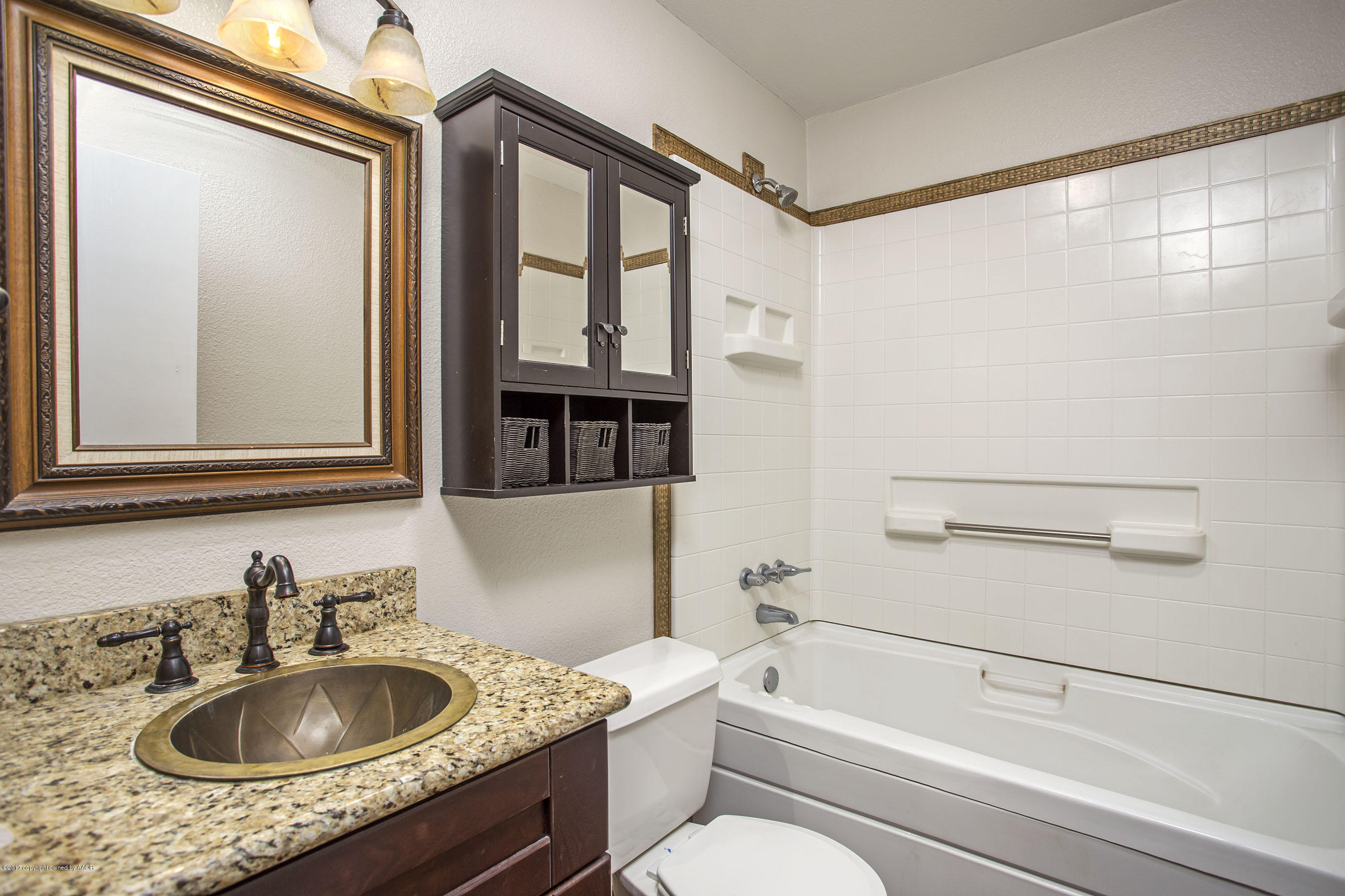 4716 South Fannin Street Amarillo, TX 79110 - Photo 23 of 25 Hall Bath