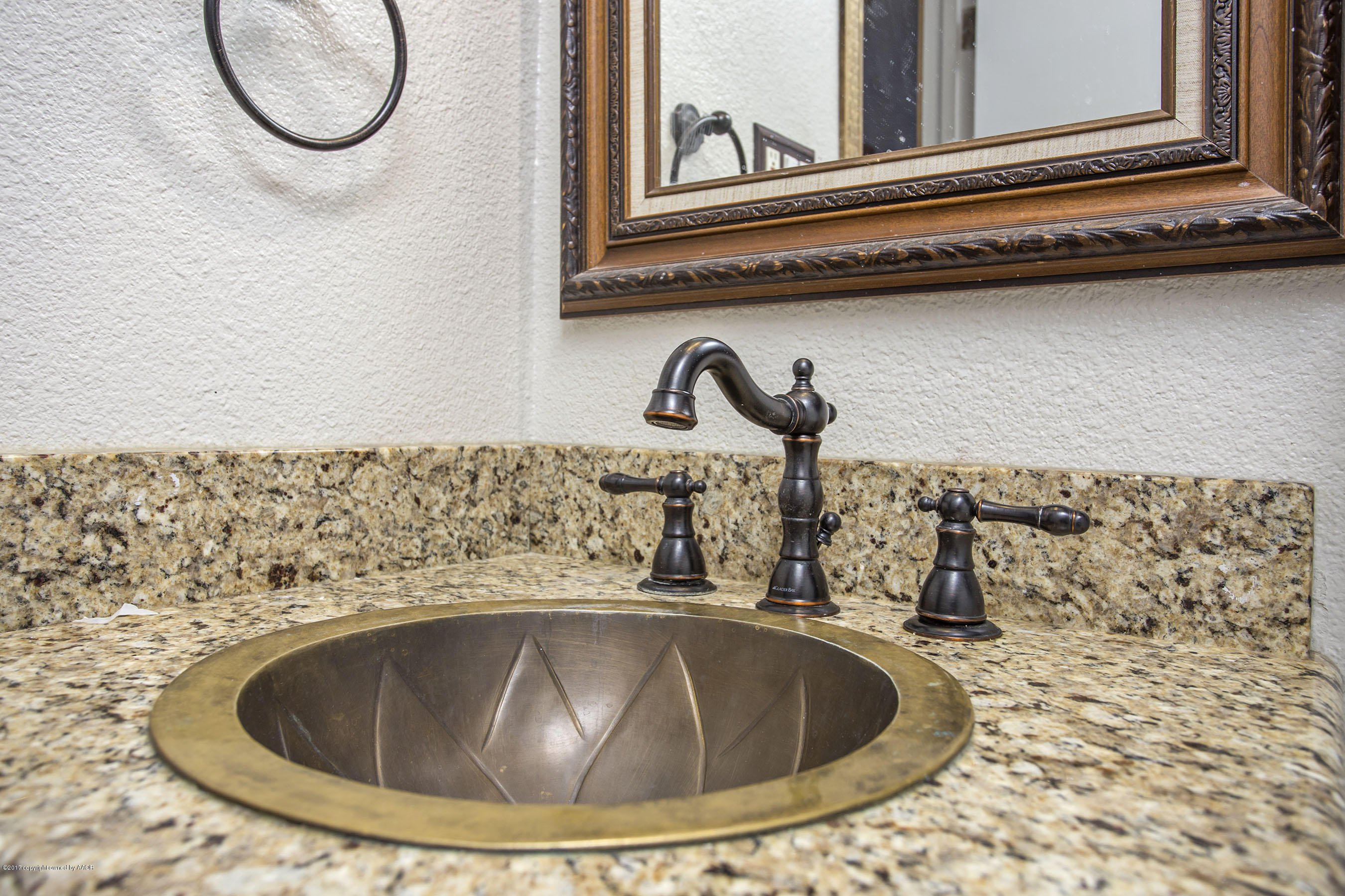 4716 South Fannin Street Amarillo, TX 79110 - Photo 24 of 25 Hall Bath