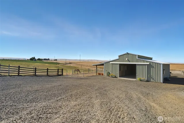 $1,150,000 | 288 Meadowlark Lane, Touchet, WA 99360