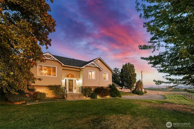 $1,150,000 | 288 Meadowlark Lane, Touchet, WA 99360