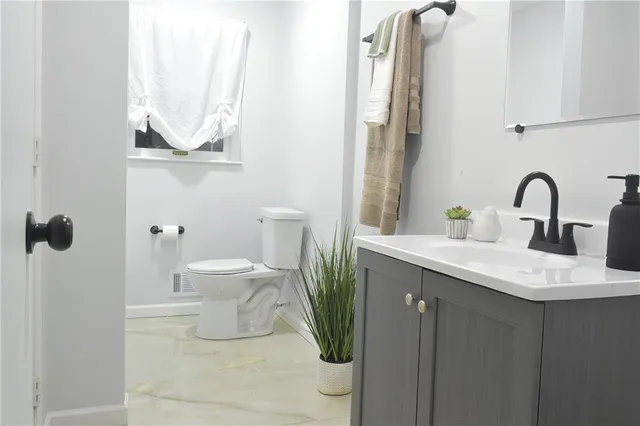 $313,999 | 1212 Southeast Briarcroft Street, Lee's Summit, MO 64063