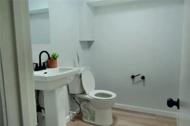 $313,999 | 1212 Southeast Briarcroft Street, Lee's Summit, MO 64063