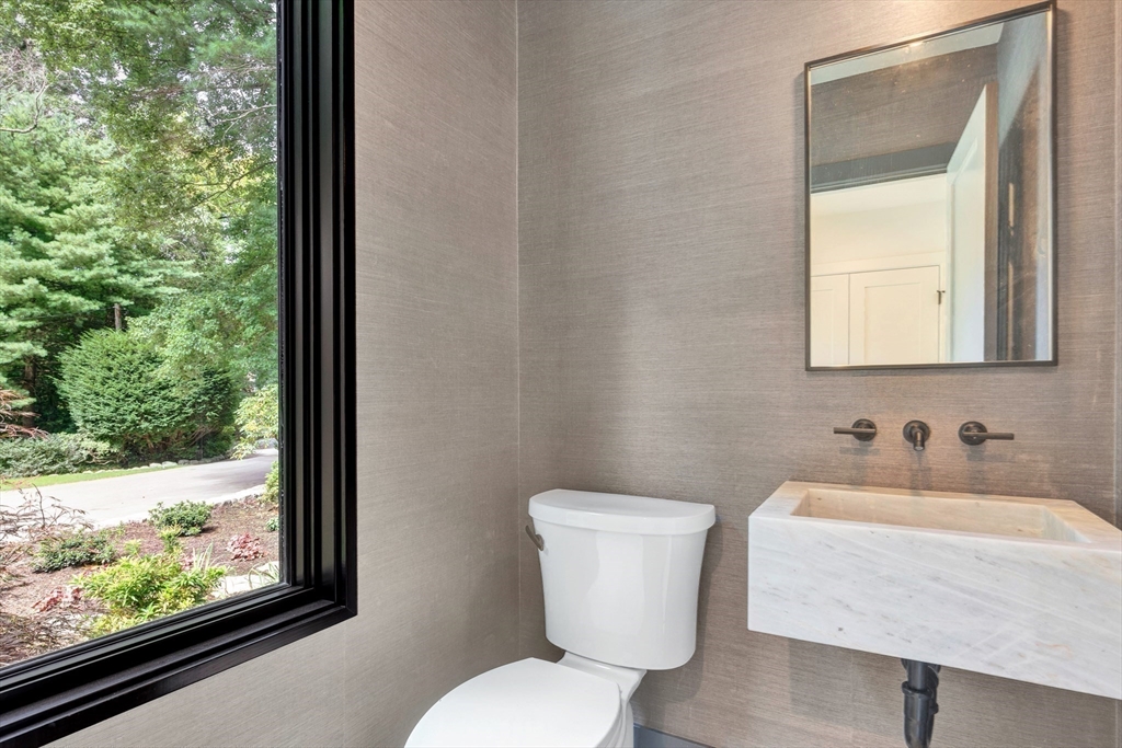 25 Ledgewood Road Winchester, MA 01890 - Photo 12 of 38 Gallery Image 12