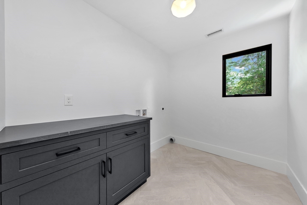 25 Ledgewood Road Winchester, MA 01890 - Photo 32 of 38 Gallery Image 32