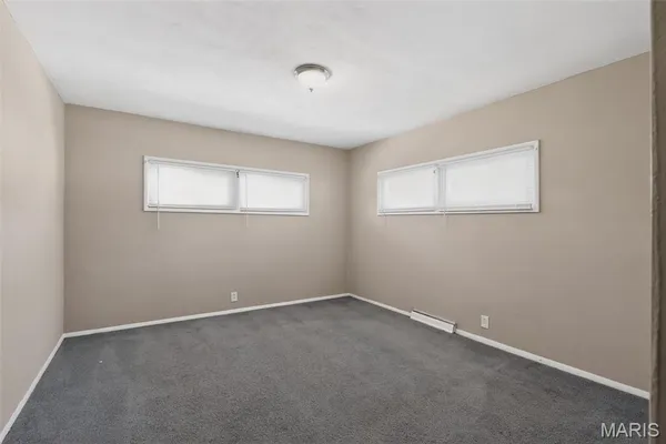 $199,900 | 14 Kenwood Drive, Hazelwood, MO 63042