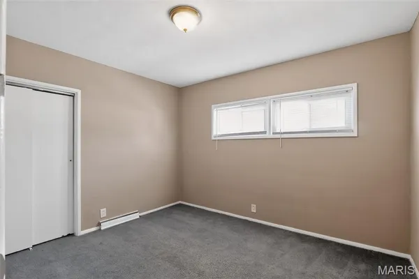 $199,900 | 14 Kenwood Drive, Hazelwood, MO 63042