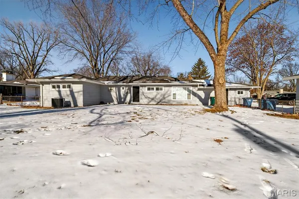 $199,900 | 14 Kenwood Drive, Hazelwood, MO 63042