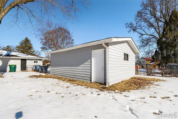 $199,900 | 14 Kenwood Drive, Hazelwood, MO 63042