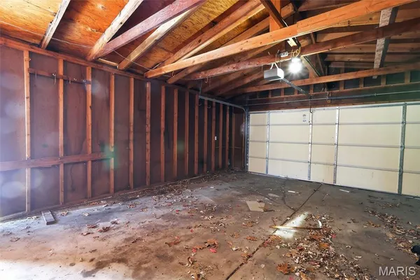 $199,900 | 14 Kenwood Drive, Hazelwood, MO 63042