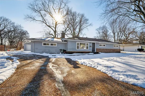 $199,900 | 14 Kenwood Drive, Hazelwood, MO 63042