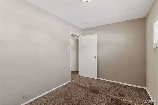 $199,900 | 14 Kenwood Drive, Hazelwood, MO 63042