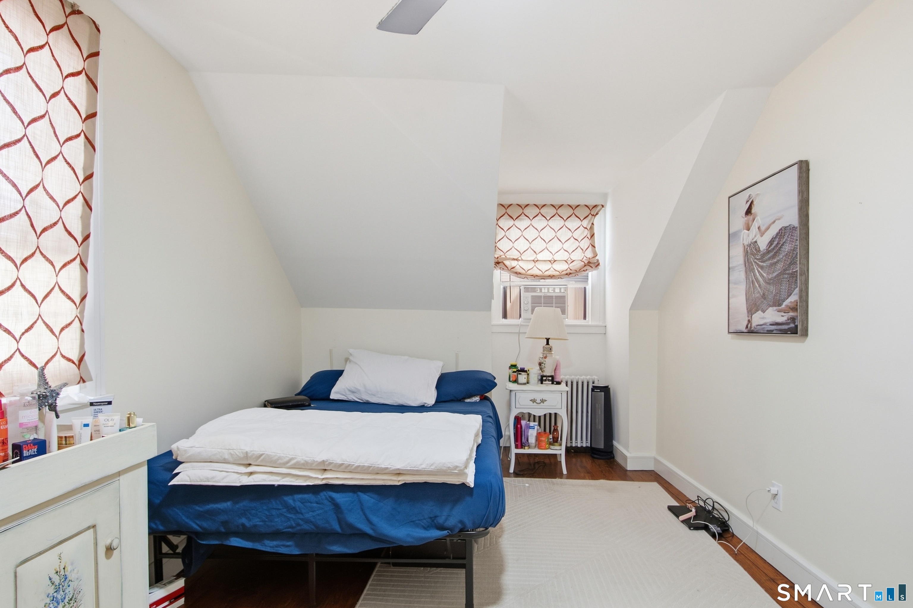 68 Beverly Road New Haven, CT 06515 - Photo 8 of 28 Gallery Image 8