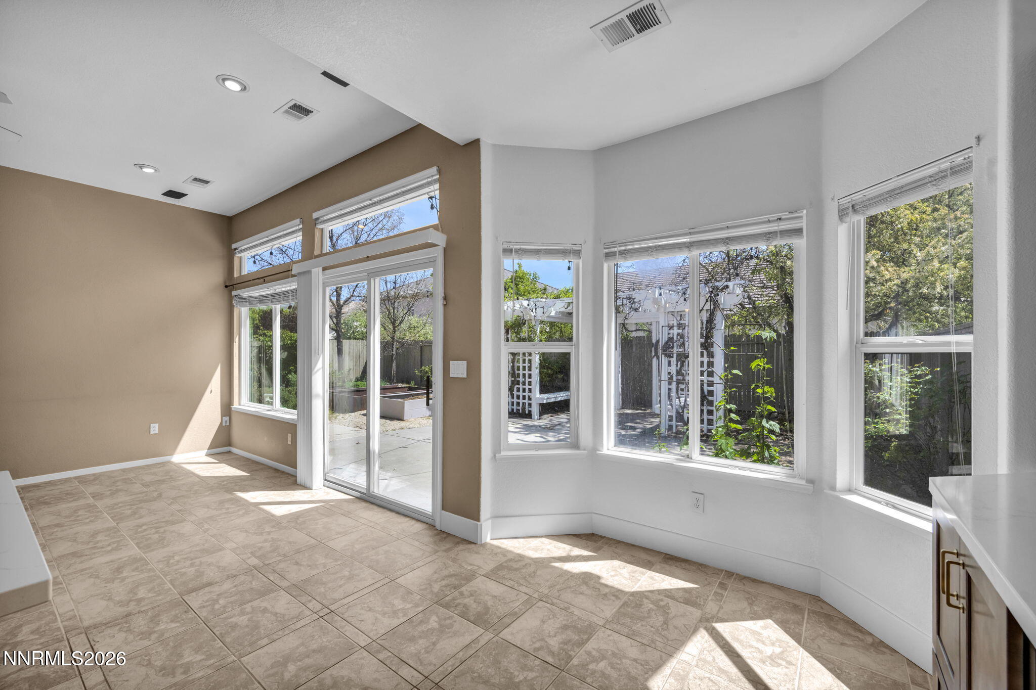 9390 Oakley Court Reno, NV 89521 - Photo 5 of 35 25-web-or-mls-9390-oakley-ct