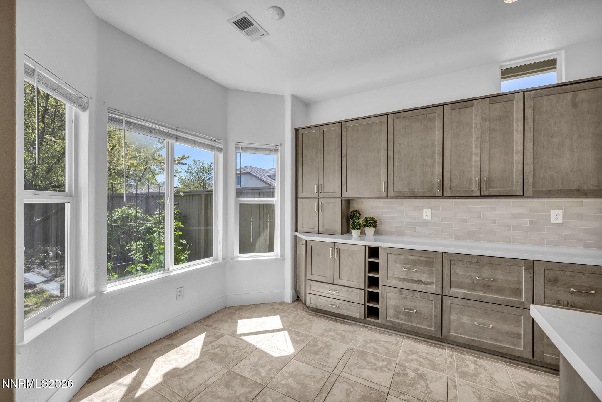 9390 Oakley Court Reno, NV 89521 - Photo 6 of 35 26-web-or-mls-9390-oakley-ct