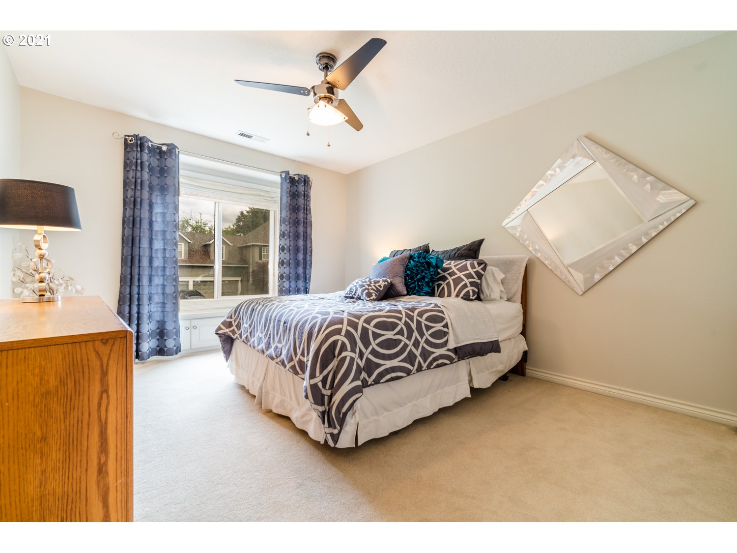 28727 Southwest Cascade Loop Wilsonville, OR 97070 - Photo 23 of 32 Gallery Image 23