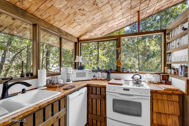 $720,000 | 1101 Le Voyageur Drive, Ocean Springs, MS 39564