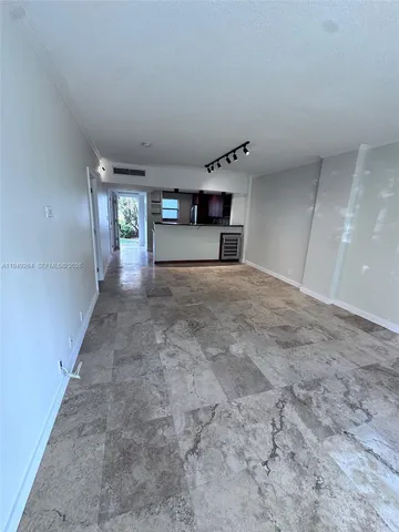 $2,500 | 100 Edgewater Drive, Unit 140, Coral Gables, FL 33133