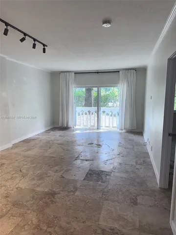 $2,500 | 100 Edgewater Drive, Unit 140, Coral Gables, FL 33133