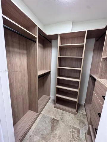 $2,500 | 100 Edgewater Drive, Unit 140, Coral Gables, FL 33133