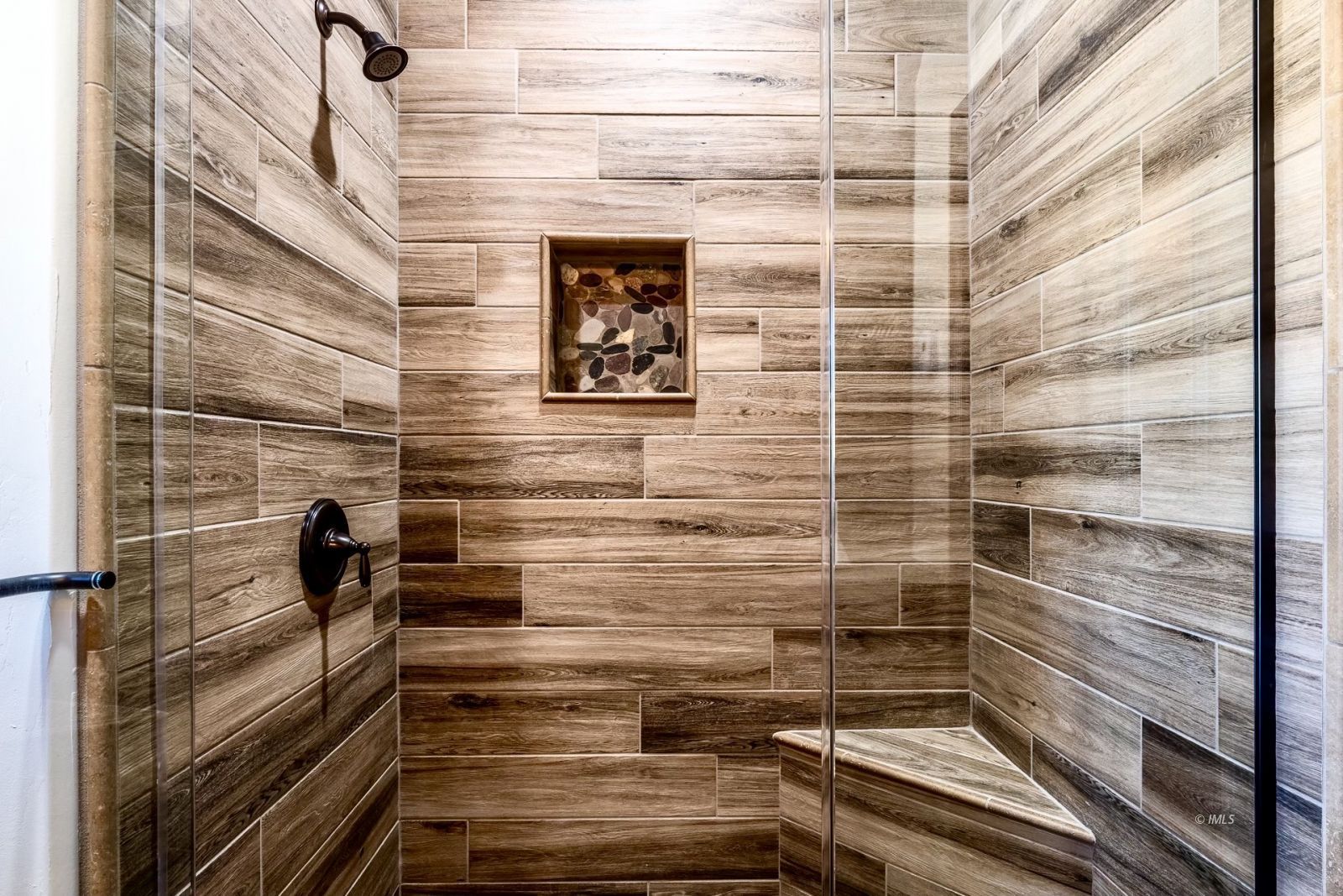 75 Ridgeview Bishop, CA 93514 - Photo 19 of 35 a bathroom with a shower