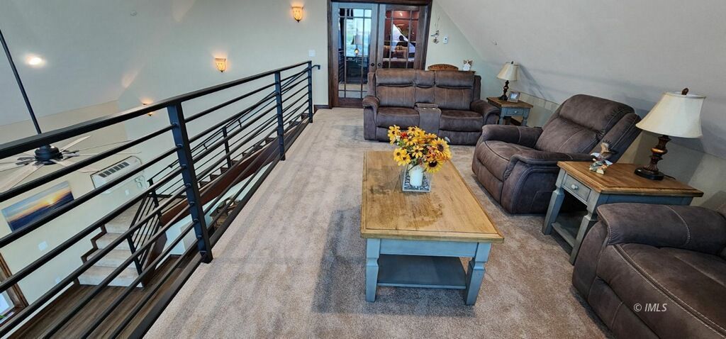 75 Ridgeview Bishop, CA 93514 - Photo 20 of 35 a living room with furniture and a wooden floor