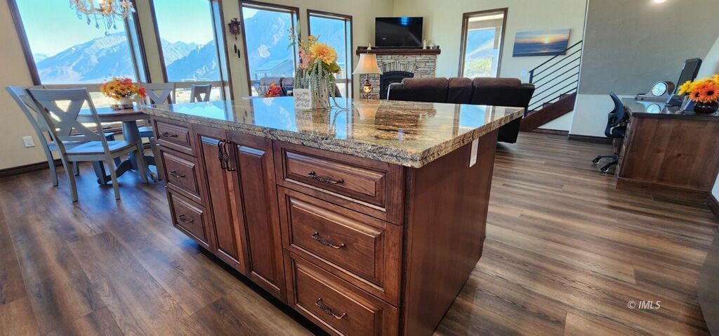 75 Ridgeview Bishop, CA 93514 - Photo 10 of 35 Kitchen