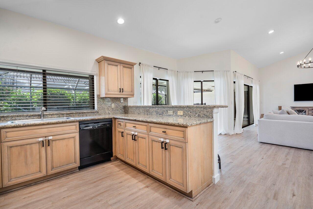 10639 Avenida Santa Ana Boca Raton, FL 33498 - Photo 11 of 28 333