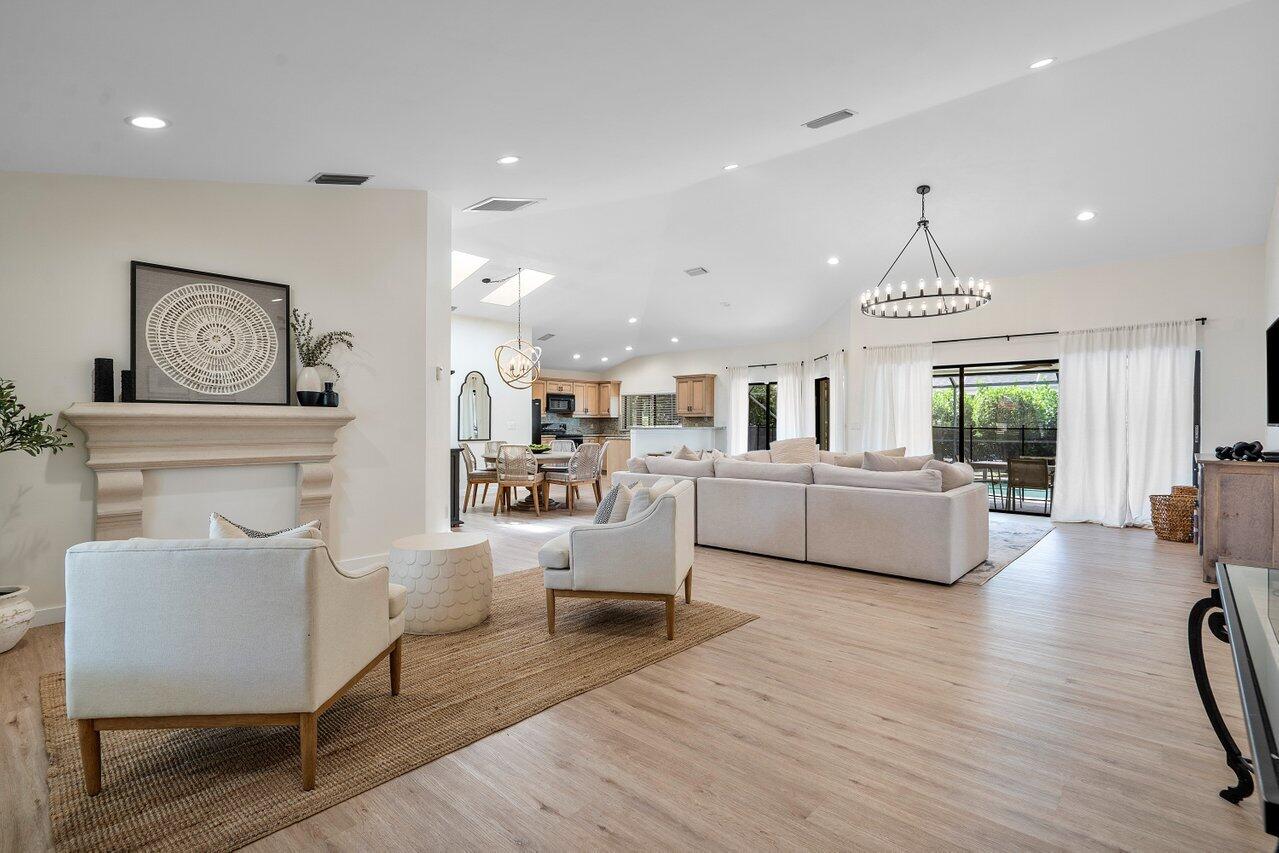 10639 Avenida Santa Ana Boca Raton, FL 33498 - Photo 6 of 28 22
