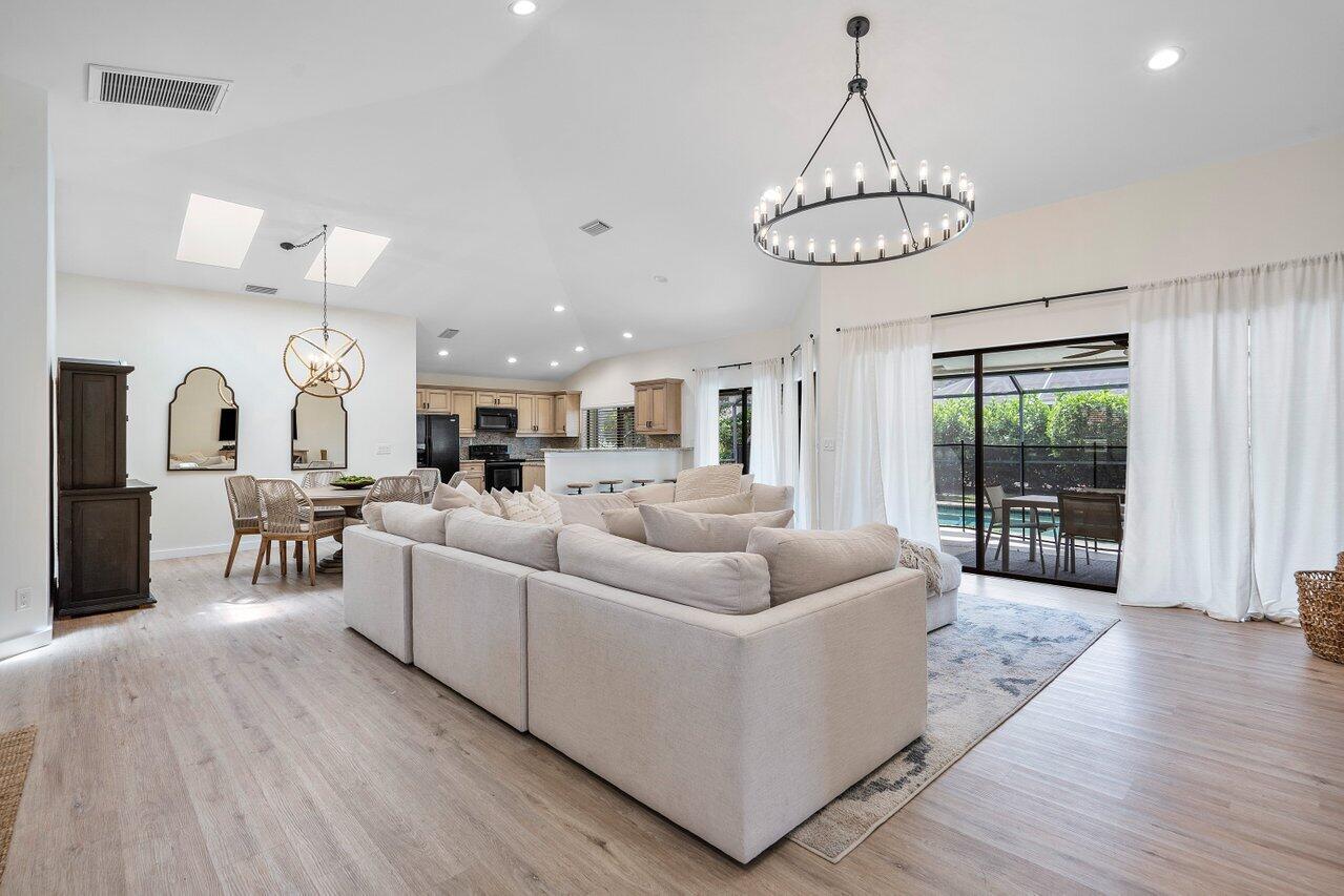 10639 Avenida Santa Ana Boca Raton, FL 33498 - Photo 7 of 28 222