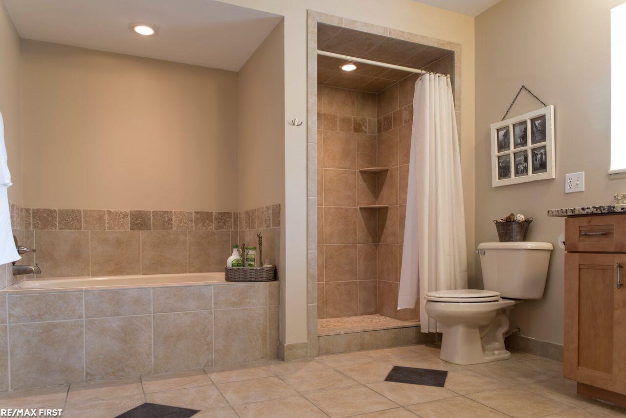 18306 Millar Road Clinton Township, MI 48036 - Photo 41 of 64 31312704-40.JPG