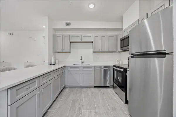 $1,295 | 9129 Brandon Street, Unit B6, Houston, TX 77051