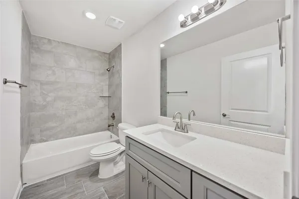 $1,295 | 9129 Brandon Street, Unit B6, Houston, TX 77051