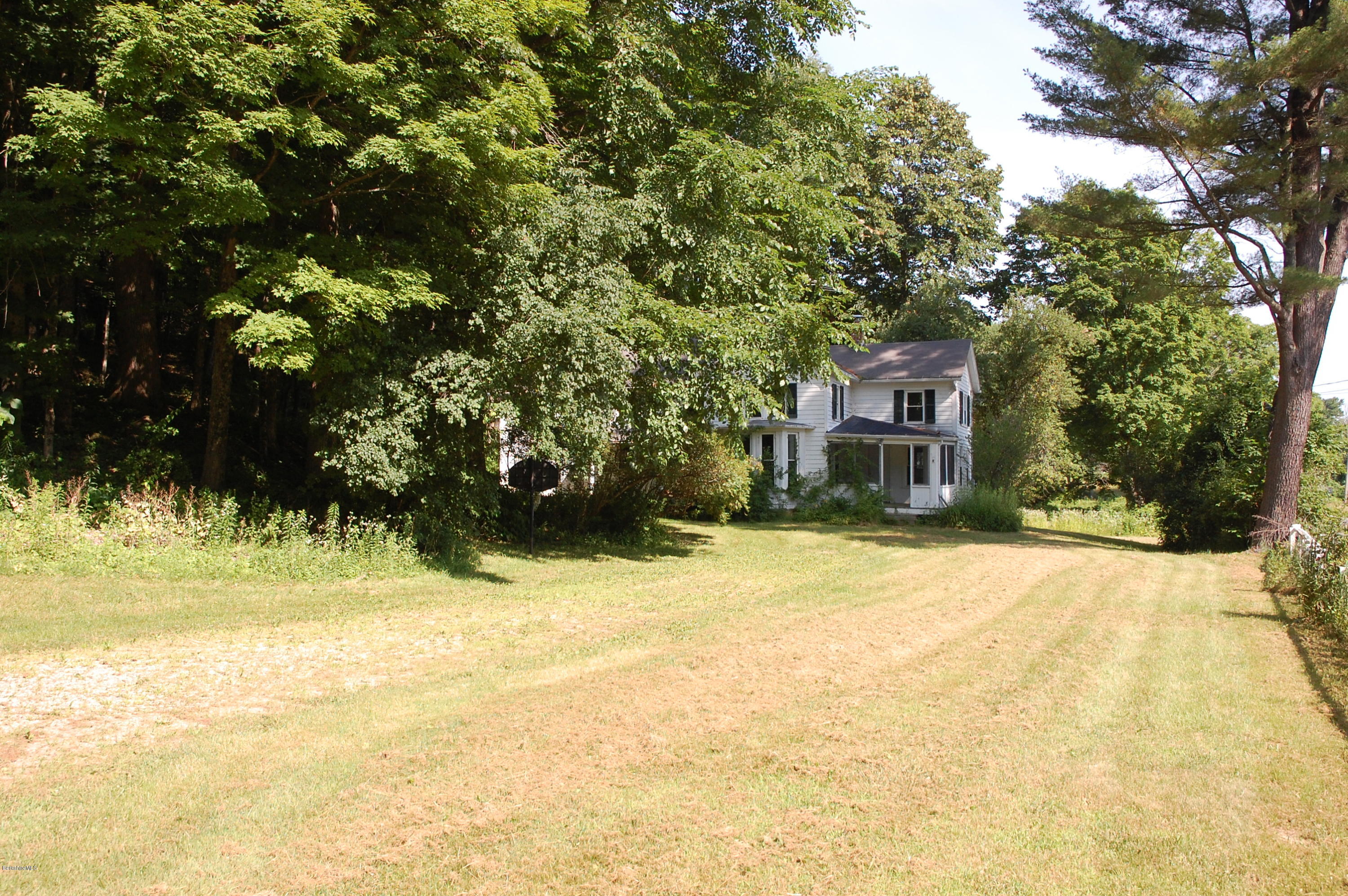 575 North Undermountain Road Sheffield, MA 01257 - Photo 3 of 11 3_DSC_0152