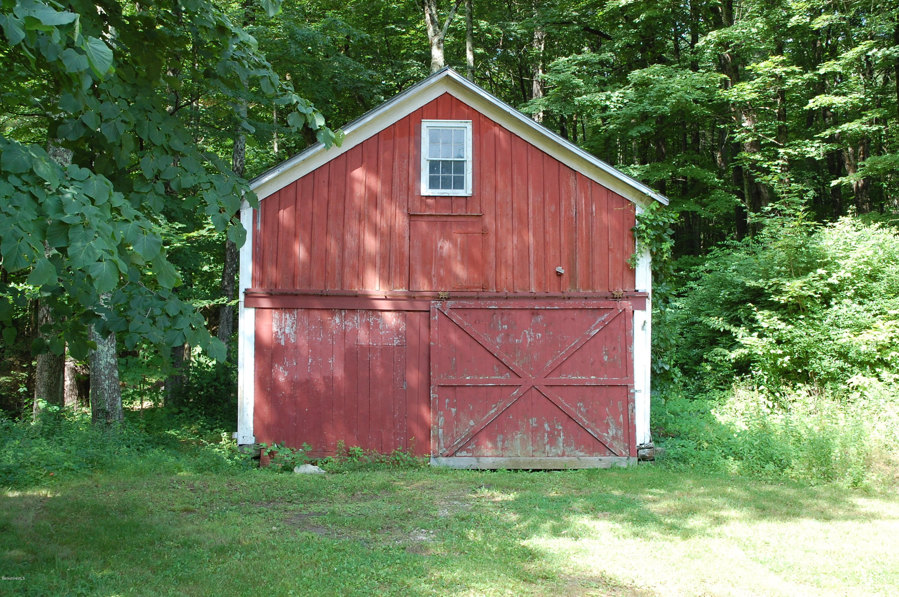 575 North Undermountain Road Sheffield, MA 01257 - Photo 6 of 11 6_DSC_0160